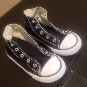 Toddler converses